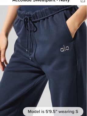 ALO Yoga Navy Accolade Sweatpant - Women's Joggers